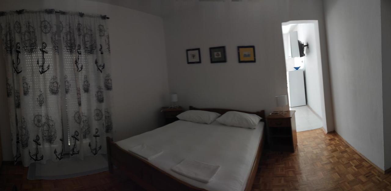 Apartmani Mille Starigrad Paklenica Buitenkant foto