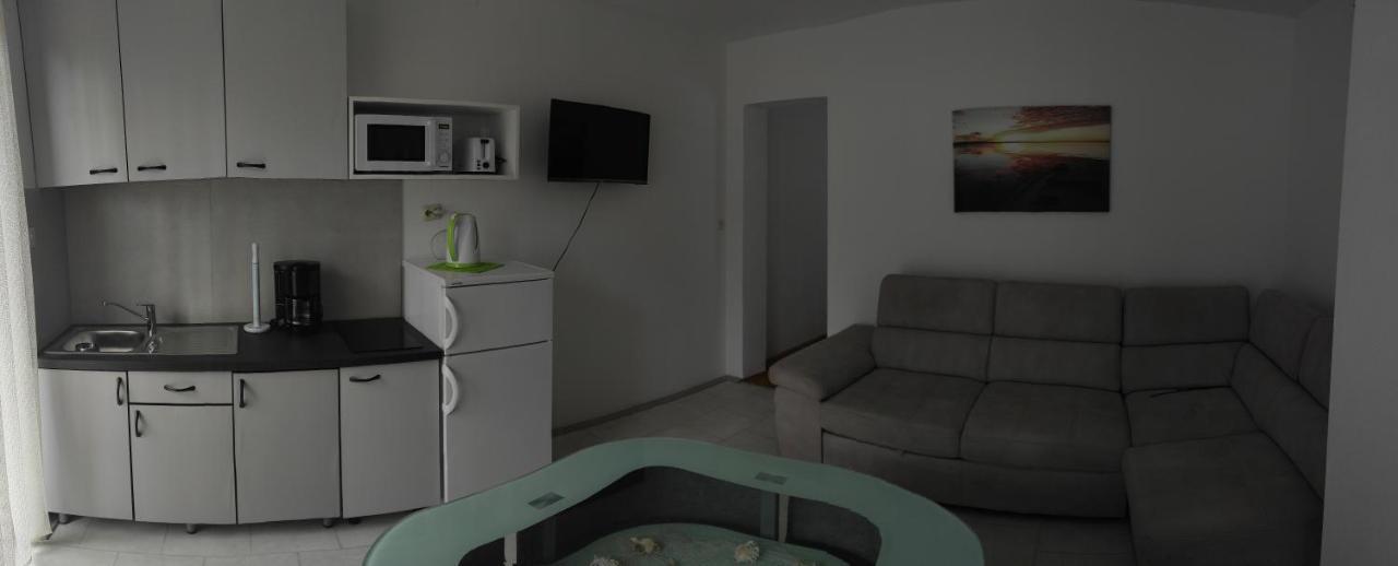 Apartmani Mille Starigrad Paklenica Buitenkant foto